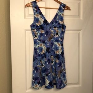 Tank top blue flowered dress